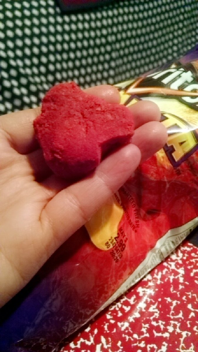 sapooqis_wiitas's tweet photo. @Doritos thanks? Spice clump? https://t.co/DvIcuA3KeG