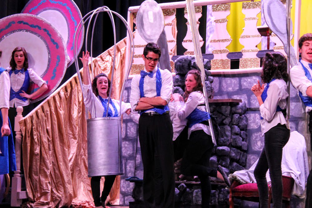 wcsSHSar's tweet photo. While editing pics I took during B&amp;B, I find this gem. There are SO MANY foolish things happening! @SummitITS15 https://t.co/Db1LA0fZAx