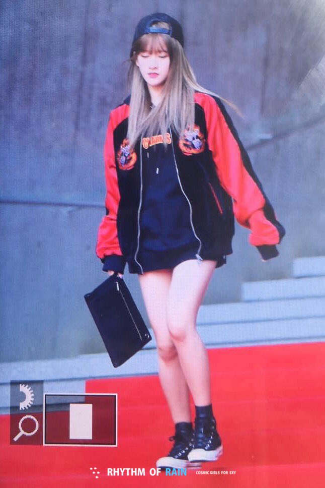 19951106net's tweet image. 160323 서울패션위크 #EXY #엑시 #우주소녀 #모모모 #MoMoMo   @WJSN_Cosmic @EXY_S2