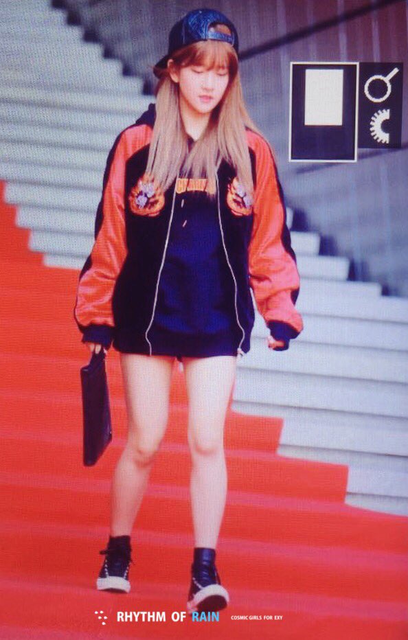 19951106net's tweet image. 160323 서울패션위크 #EXY #엑시 #우주소녀 #모모모 #MoMoMo   @WJSN_Cosmic @EXY_S2