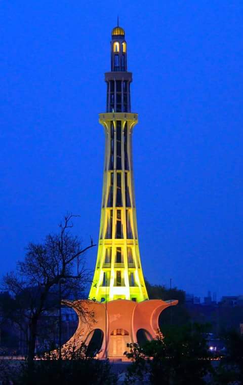ahmedhasaan's tweet photo. Happpy #PakistanDay #ResolutionOfPakistan #23March #QuaidEAzam https://t.co/sXa3UkTyOw