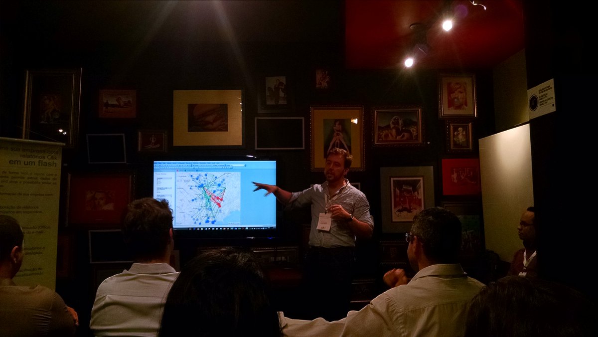 pablolabbe's tweet photo. Fernando Toledo presenting a Qlikview Route map with scatter plot &amp; Google maps and static api #QLIKDEVGROUP SP https://t.co/E5mnPzhNd8