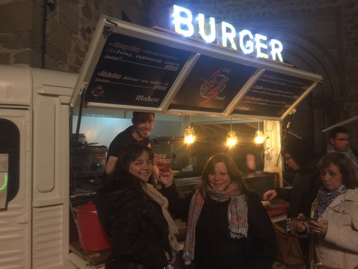 planvex's tweet photo. Nos hemos quitado el pijama y andamos estrenando la food truck de Plasencia ¡Toma ya! https://t.co/uZI0NEF4qV https://t.co/L2bLORigAi