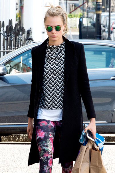 CaraFact's tweet photo. Cara in London, leaving Grace Belgravia in the morning. (22.03) https://t.co/Yr7PoTUvGj