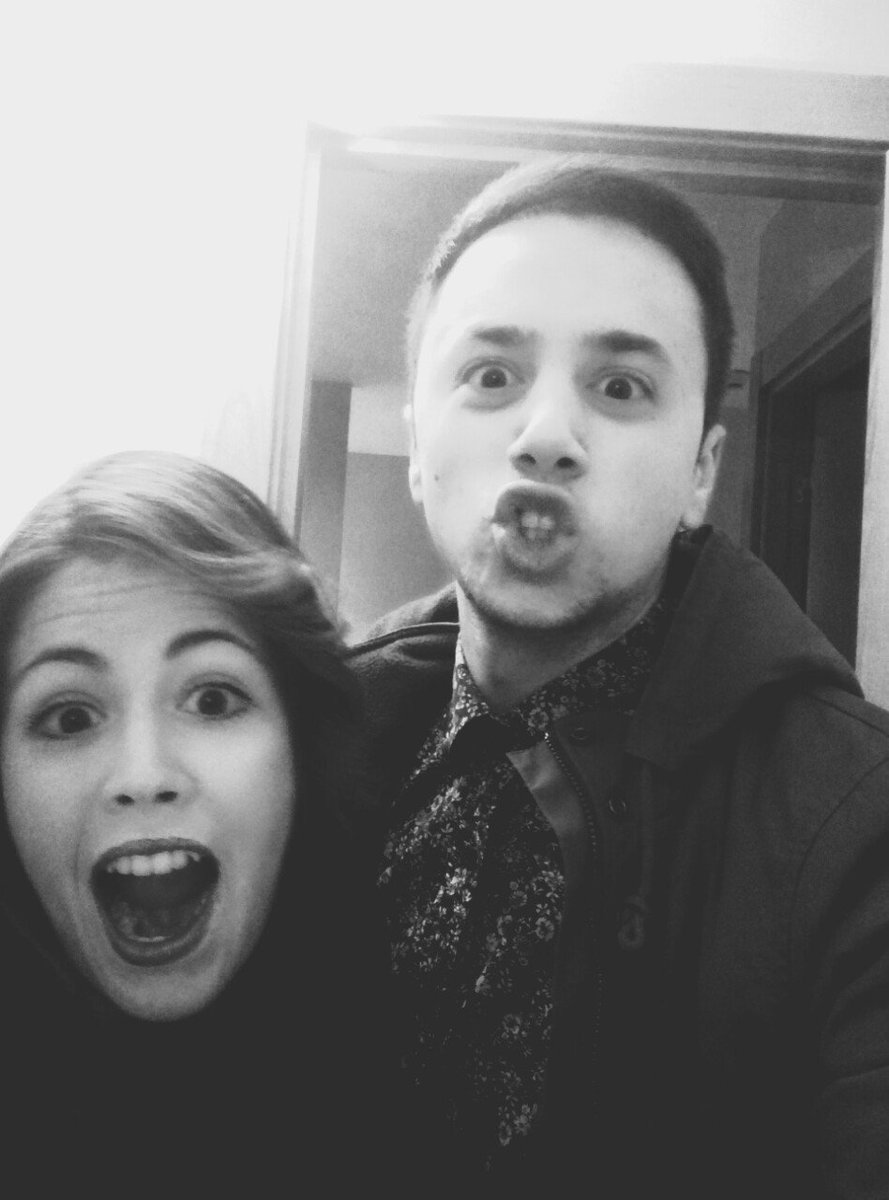 alejandro_pdj's tweet photo. Felicidades pequeña. 💕🎈🎁🎁🎉🎂🎉🎁🎁🎈💕 https://t.co/P6NhE4CpyP
