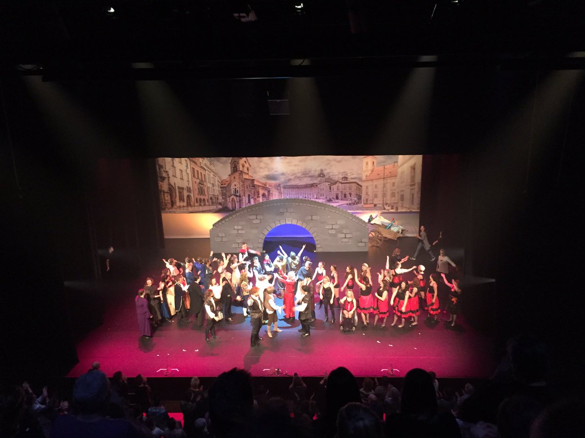 Net terug van de musical 3 Musketiers <a href="/MaaspoortVenlo/">Maaspoort</a>. #Trots op onze studenten en docenten van <a href="/gildeopleidinge/">Gilde Opleidingen</a> 👍!
