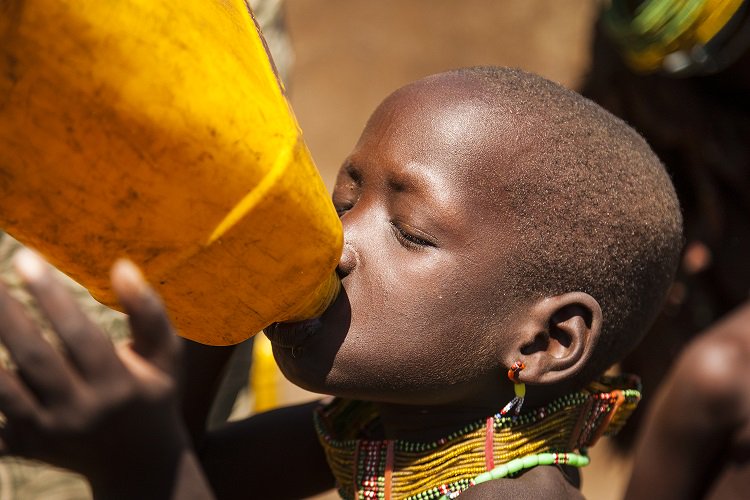 UNICEF's tweet photo. Access to clean drinking #wateris my right! #WorldWaterDay @unicefssudan https://t.co/L1kXB2exTO