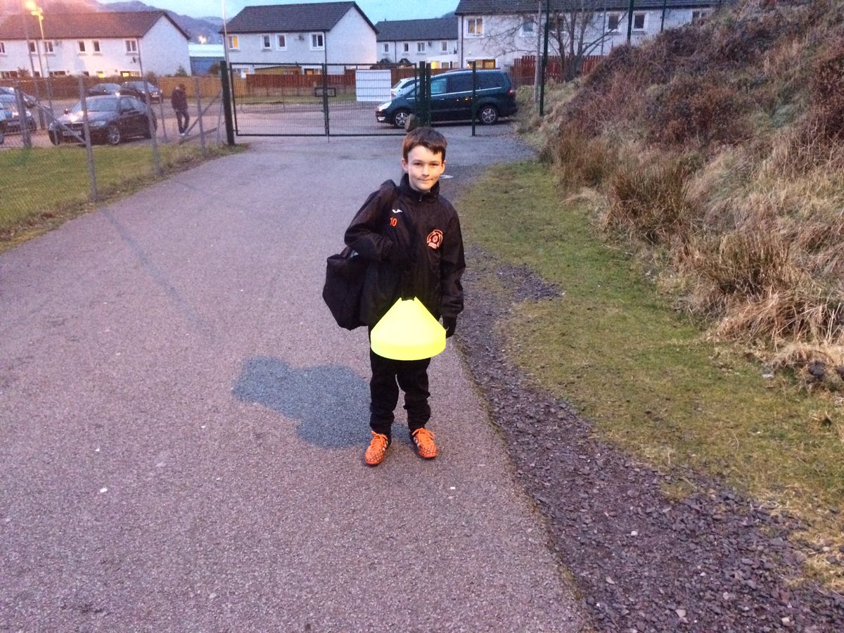 Oban2006s's tweet photo. Hard life when your dads the coach #carrythis #thanksson ππ»πͺπ» https://t.co/F1sKlCo4Dn