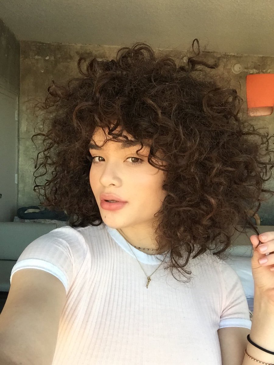 SABRINATLK's tweet photo. @.LETCELESTALiVE: can sabs just post a selfie so i can turn her notifs off https://t.co/kK2VcKIU7k