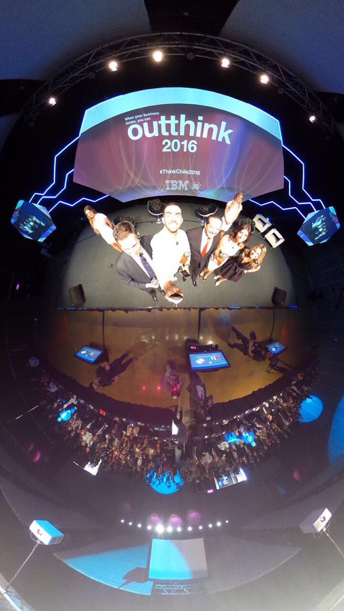 SoledadOnetto's tweet photo. Gracias a ti @lalogtzg gran #ThinkChile2016 Mira la foto 360 que sacó @leoprieto 😎 https://t.co/LtIBcGB0JD
