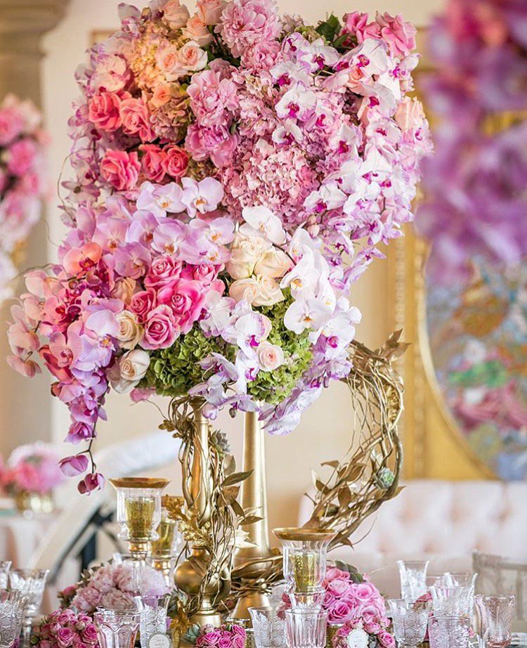 WildflowerLinen's tweet photo. Spring florals are here! #Repost from @coradkaplan @marksgarden1 #springtables 
#springforward #Wildflowerlinen https://t.co/7DJCEwfFLR