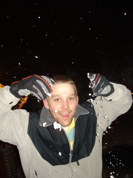 pnossnv's tweet image. @halseyhall in case you forgot what snow and you look like together. #2008flashback