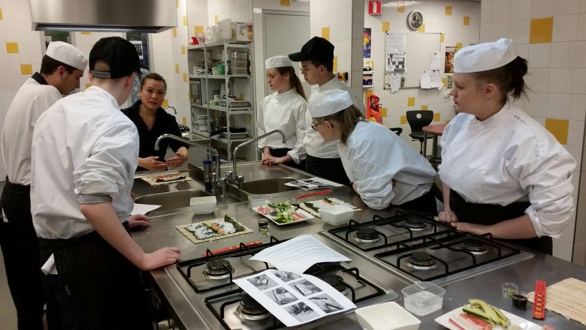 InspirationFla's tweet photo. Geslaagde Sushi Workshop @IchthusKampen Pro begin maart. #talentjes https://t.co/ysK63I3AtL