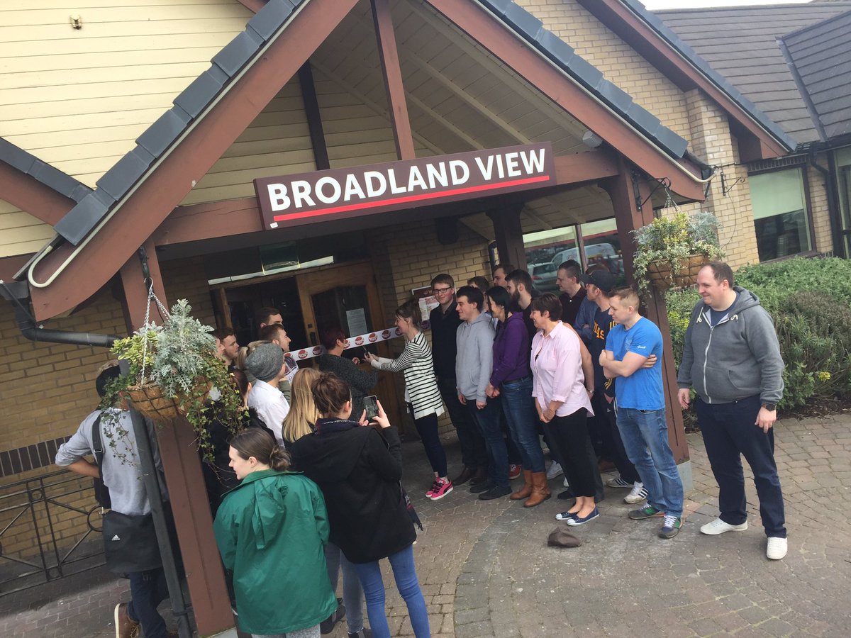 c4thae's tweet photo. @WeAreSUGM Welcome to the V2 family Team Broadlands 🎉🎉 All set for success and ready to smash those targets! 🍍🍍 https://t.co/ajxmLoJWtS