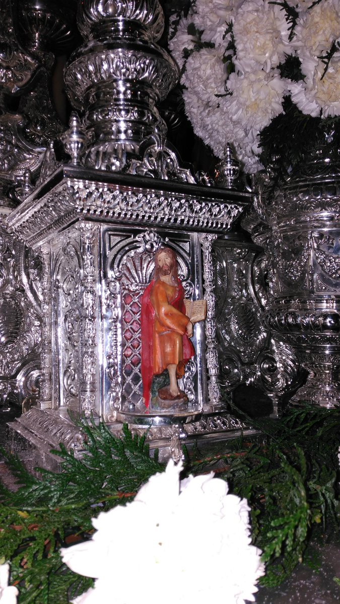 AngelGranaino's tweet photo. Detalles de Martes Santo @cruzdeguiagrana @granadacofrade #SSantaGD @SemanaSantaGD @GuionCofradeGra @Ssantagranada https://t.co/LtgfdkIojR