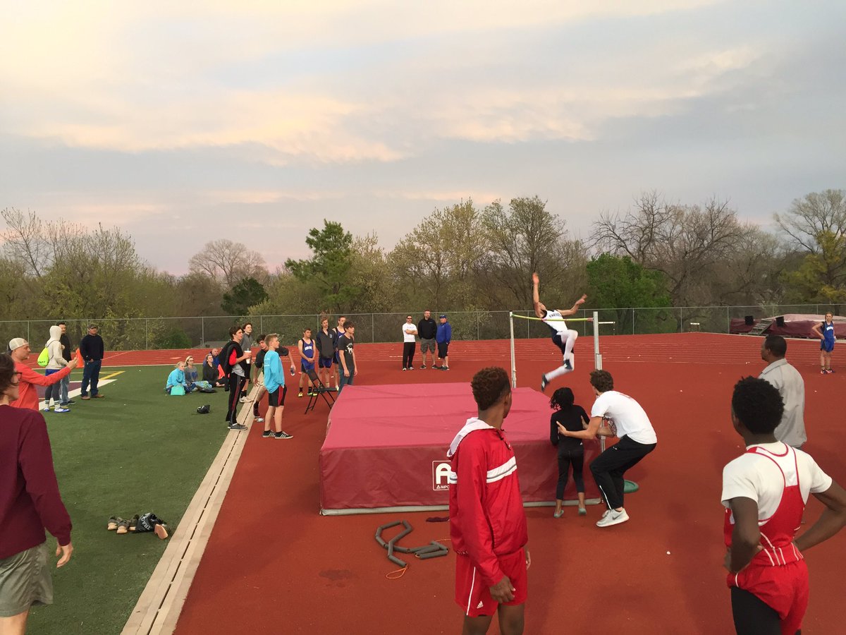 edmondeducator's tweet photo. Mustangs at their first track meet! #cheypd https://t.co/zEozWjC6vz