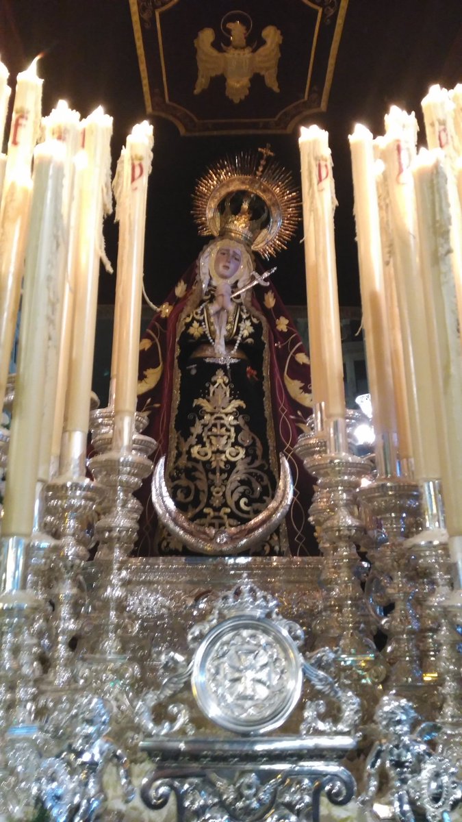 AngelGranaino's tweet photo. Martes Santo en #Granada @cruzdeguiagrana @granadacofrade #SSantaGD @SemanaSantaGD @GuionCofradeGra @Ssantagranada https://t.co/ud1YHln7yu