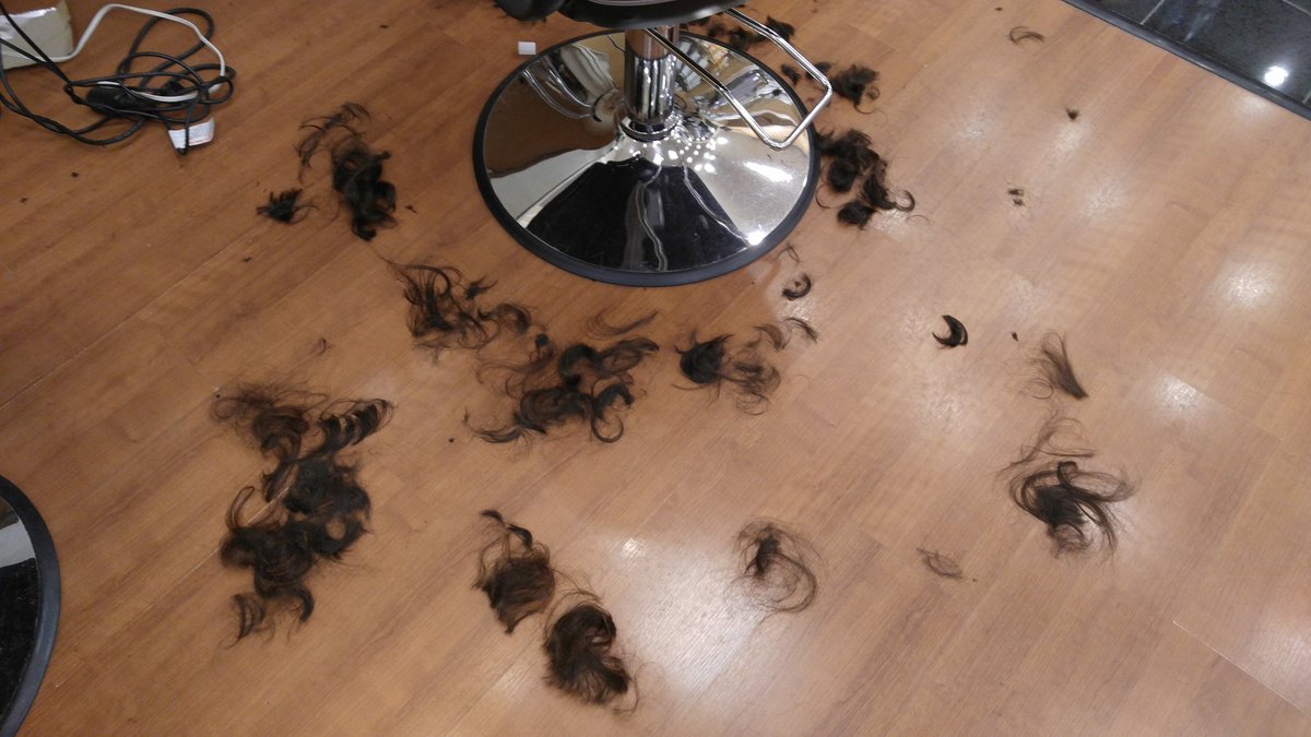 DeLuca_C's tweet image. Hair today gone now! Short hair don't care! #ShortFlow