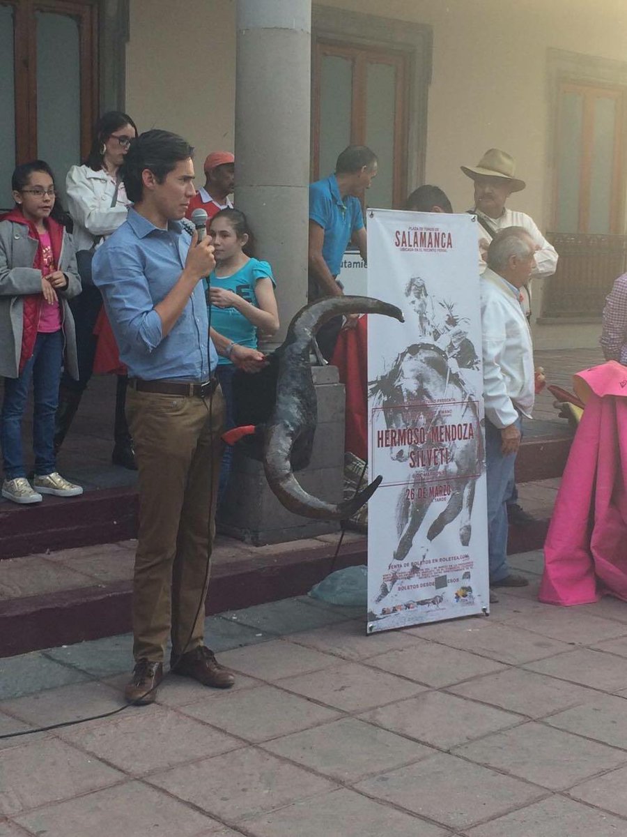 bravura_taurina's tweet photo. Toreo de Salón para niños con Diego Silveti en Salamanca, experiencia maravillosa para los peques... 
📷Alexa López https://t.co/hAEY2PIKjw