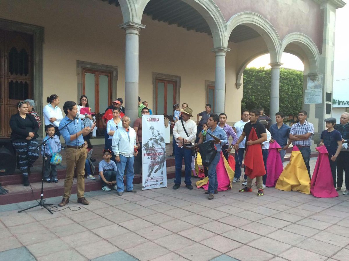 bravura_taurina's tweet photo. Toreo de Salón para niños con Diego Silveti en Salamanca, experiencia maravillosa para los peques... 
📷Alexa López https://t.co/hAEY2PIKjw