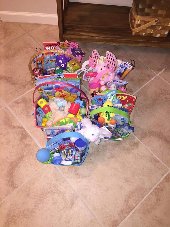 frontier_elem's tweet photo. 140 baskets 4 kids in hosp & shelters.Thnx FES fam 4 donating items #safetypatrolserviceproject @PBCSD @Supt_Avossa https://t.co/ekapuX9Dv9