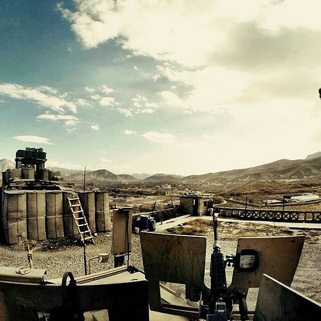 GunReloaded's tweet photo. When your pulling security for a KLE, you sneak in a scenic snap shot with your girlfriend.

#veteran #gunrelaoded https://t.co/49KLdr6GiA