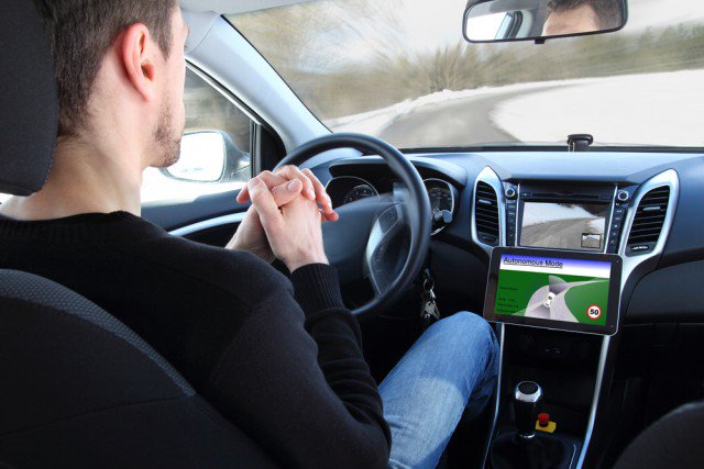 tarrahbarbour's tweet photo. How manufacturers can build trust in self-driving cars... https://t.co/EXUeOpxKCs https://t.co/87yCPSOoVc