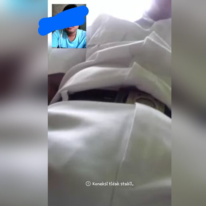 Junaedirozz's tweet photo. Video call sama om dokter yang ganteng 😘😘😘 https://t.co/r2MWGwfLmC