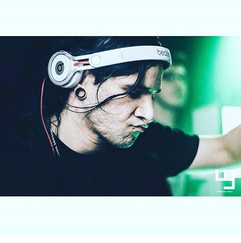 JoeHdzlmao's tweet photo. @TeamSkrillex @FanSkrillex @FanSkrillex_MX @Skrillex @SkrillexGermany #DropItHard♥ https://t.co/xI8nF9Pi8e