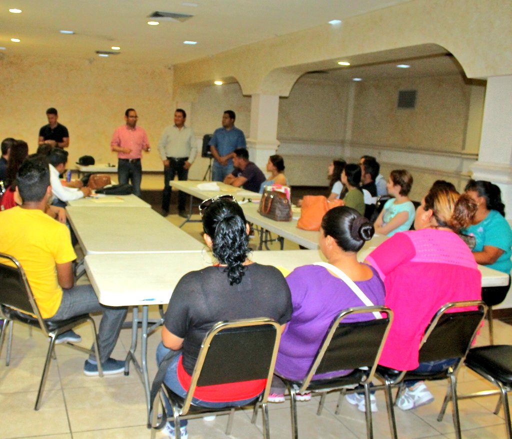 RicardoMCorral's tweet photo. Sin duda gran equipo el que trabaja en @MexAvanzaGP  A seguir con los buenos resultados por nuestra #ComarcaLagunera https://t.co/8KbzEb9PcR