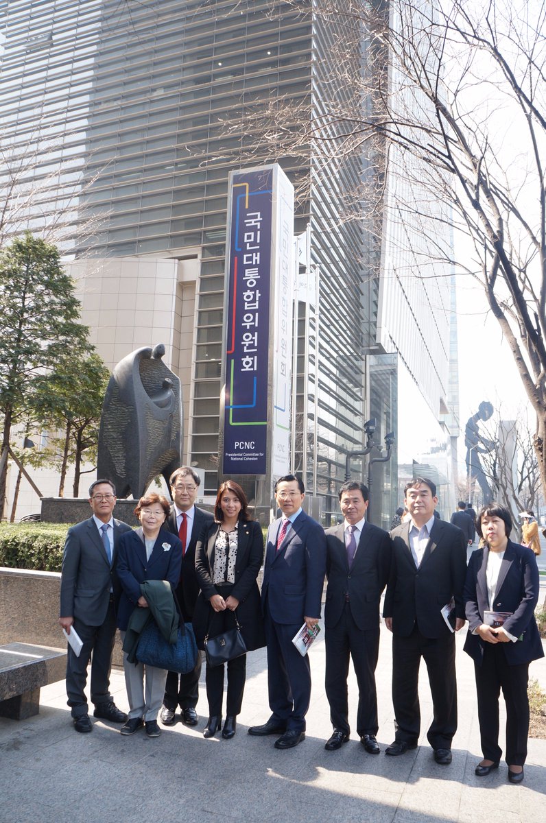 국민대통합위원회에서 '대한민국이 앞으로 나아가야 할 이민정책 방향'에 대한 내용으로 강연을 하였습니다. 하루빨리 이민정책의 틀이 마련되어졌으면 하는 바람입니다.
#이자스민 #새누리당 #비례대표 #이민정책