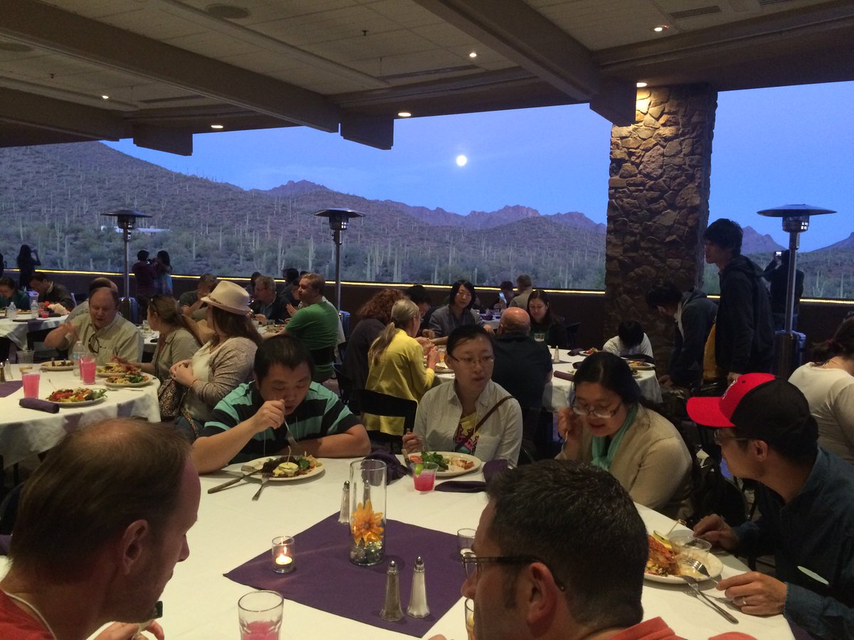 rpalaniveluaz's tweet photo. How about full moon coming out to join us in the conference banquet dinner? #plantrepro2016 https://t.co/Ga0rCwFR9W