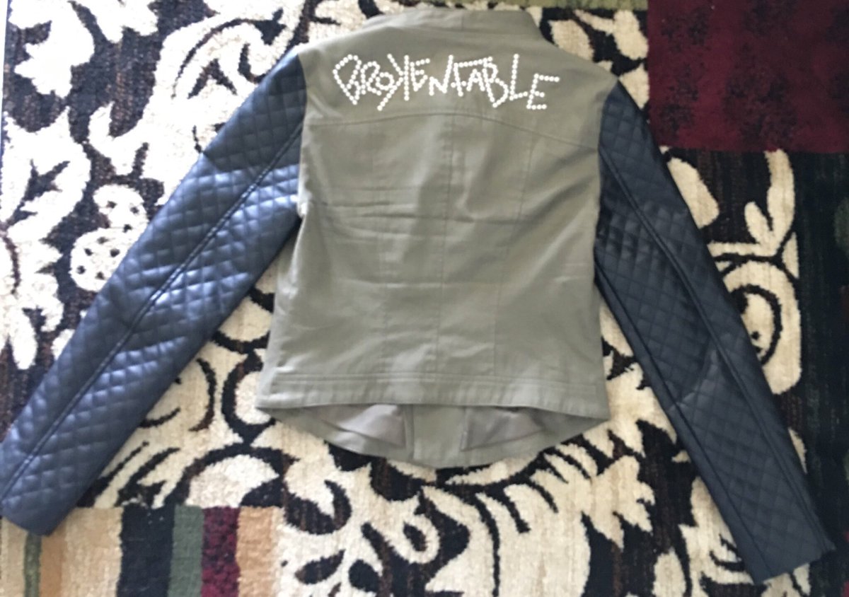5iVe_fLy's tweet photo. 🌊Ladies exclusive #🅱rokenFable💦 jackets support,shop, push‼️ https://t.co/7g3qJs5JIn