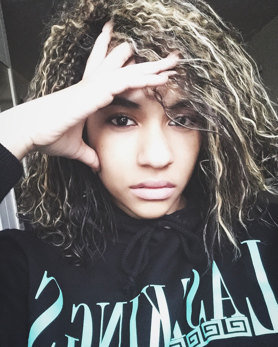 dej_ah_'s tweet photo. My glo up isn't over .. ✨ https://t.co/Zb3O15YydJ
