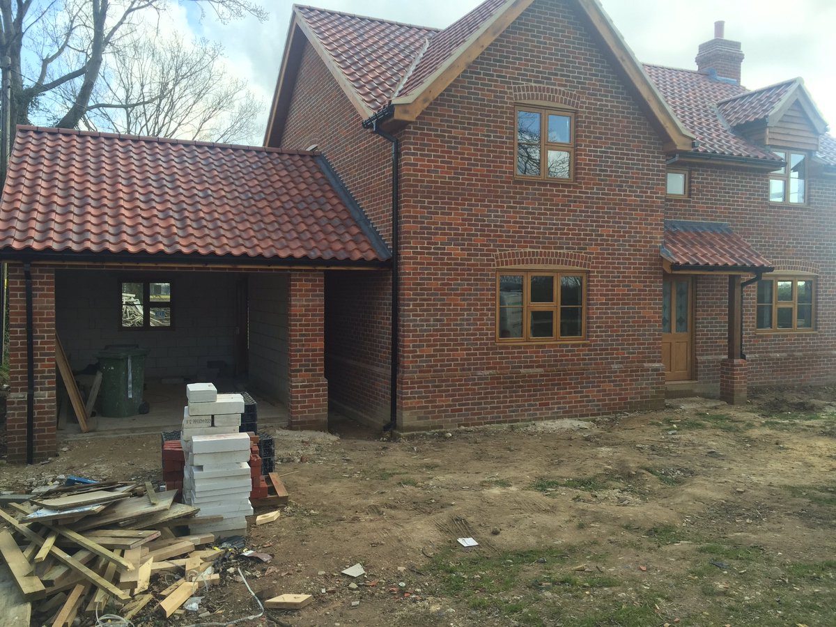 YLGDMLtd's tweet photo. Lovely new wooden door fitted on this new build site, it's shame floor level wasn't finished but still looks lovely https://t.co/BzeICGOBKS