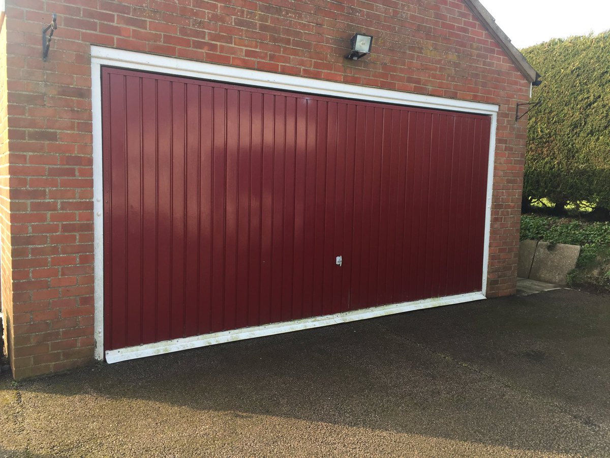 YLGDMLtd's tweet photo. Old red double up and over out and lovely new red roller door with white surrounds fitted https://t.co/0o4jZOT3bN