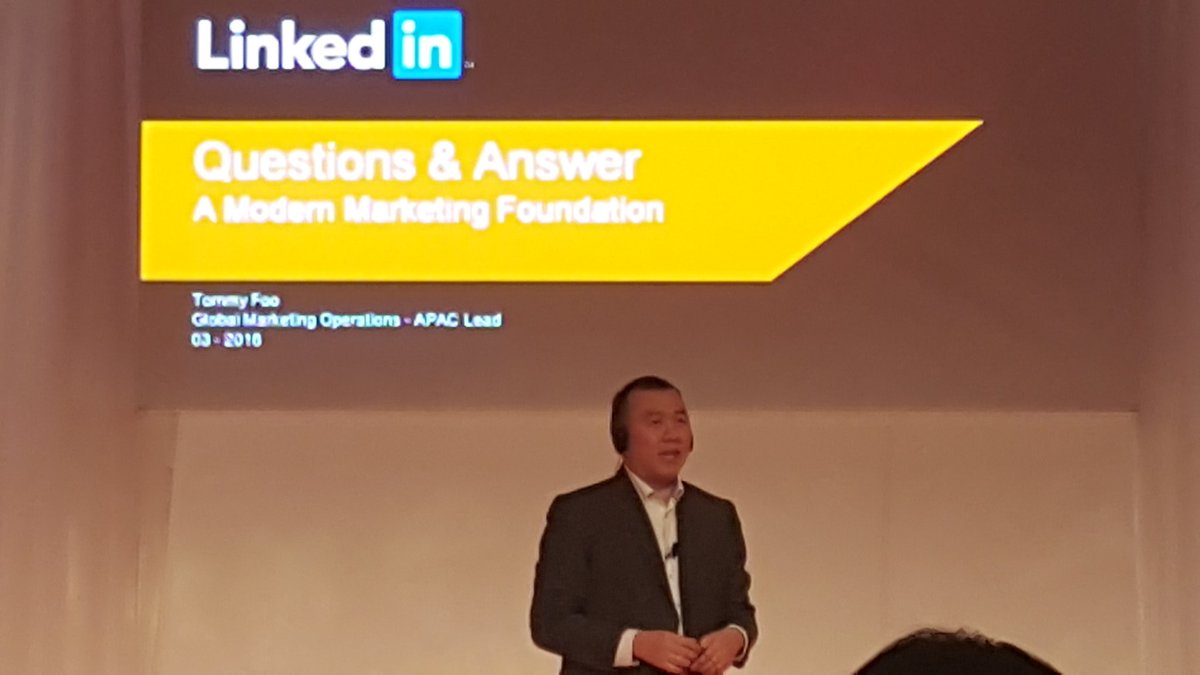 amitdpp's tweet image. #moderncx  Tommy Foo Marketing Lead LinkedIn speaking at Oracle event