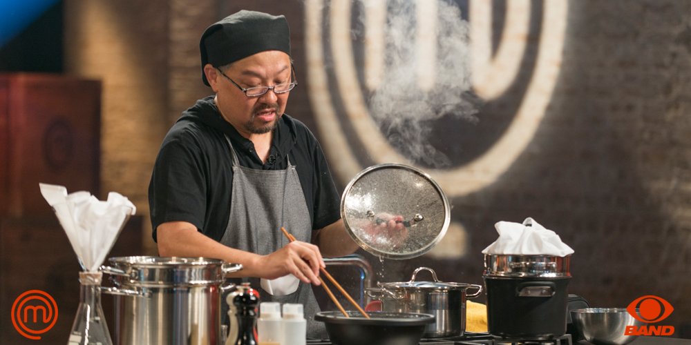 masterchefbr's tweet photo. Uma ideia incrível na cabeça e uma determinação sem fim. Isso é #MasterChefBR! Seja bem vindo, Lee. https://t.co/0DLSCAIWdq