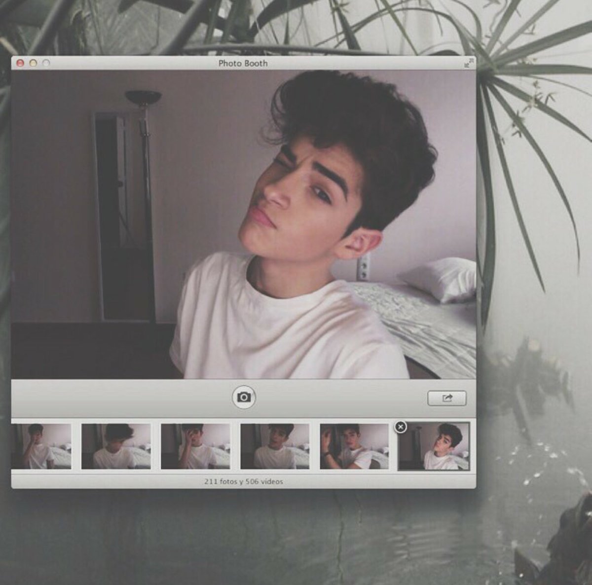 || Manu ♡ ||
Single 17 
Bi🌈
Childish~
Need friends
Rt//fav