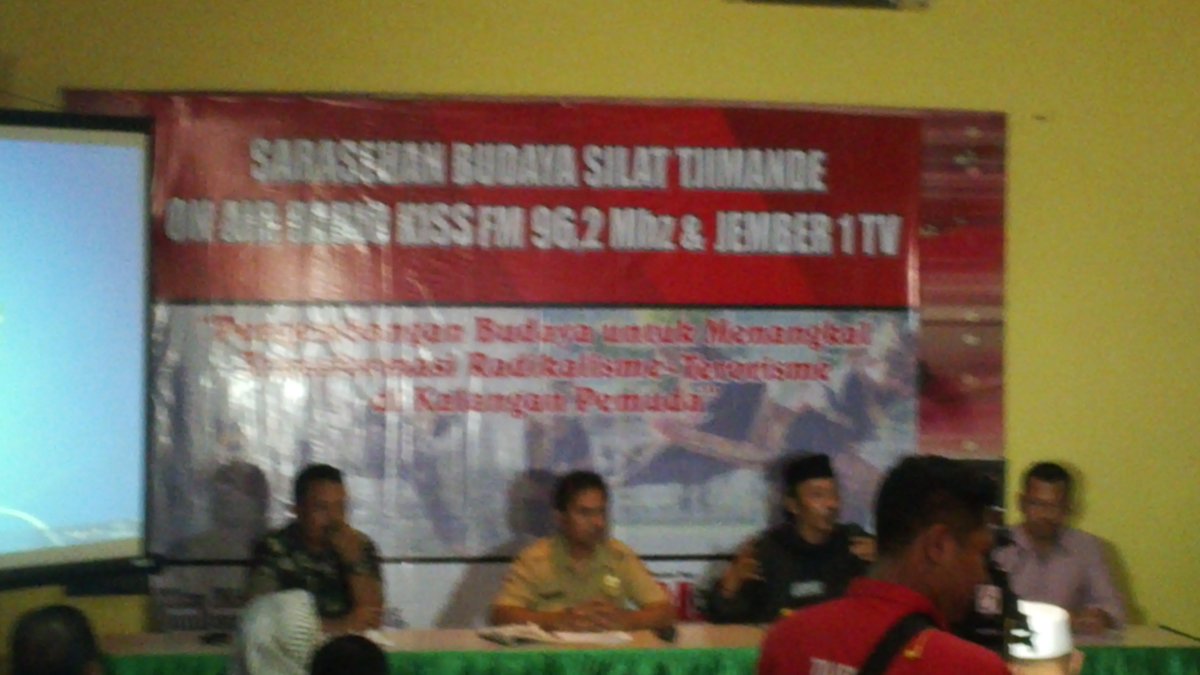 Sarasehan Budaya Silat Tjimande on air radio Kiss Fm dan Jember1Tv skrg.