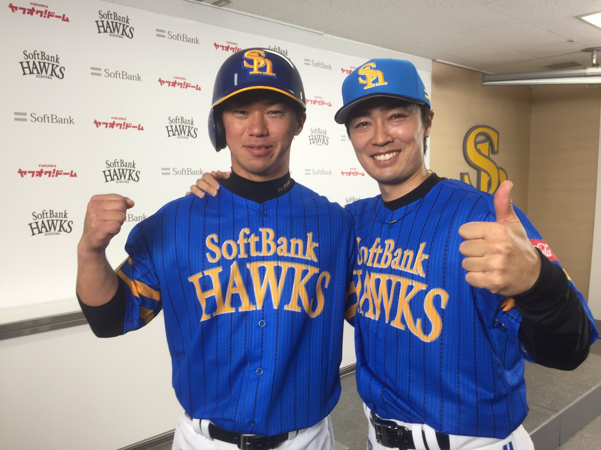 福岡ソフトバンクホークス 公式 鷹ユニ発表 今年は チャンピオンブルー16 Sbhawks T Co G7bd91sprr Twitter