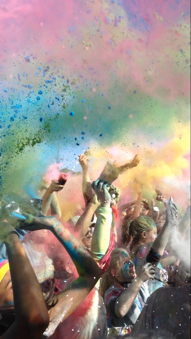 tmacroc17's tweet photo. #ColorRun2015 https://t.co/g17QLH65gn
