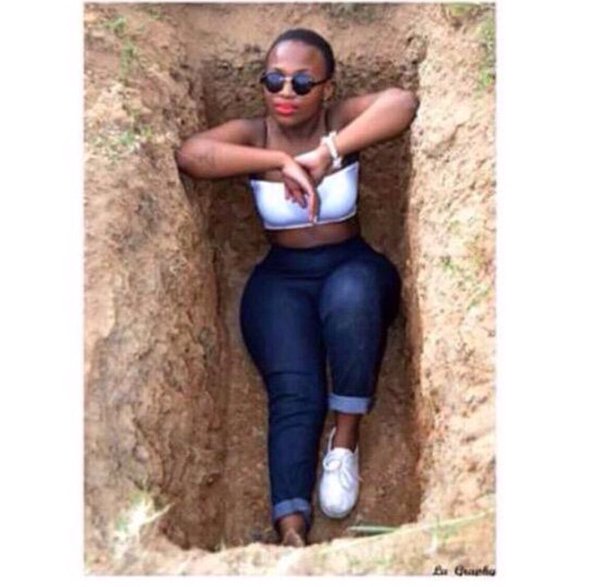 HiIariousLmao's tweet photo. when your crush tweets they want someone down to earth https://t.co/9m02IPdPhD