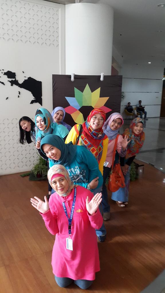 devy248's tweet photo. #go2digital
#livingthetelkomwayTreg2
Launching new logo kipas sakti....cisss @rahmidelft https://t.co/xQEGxaVOSw