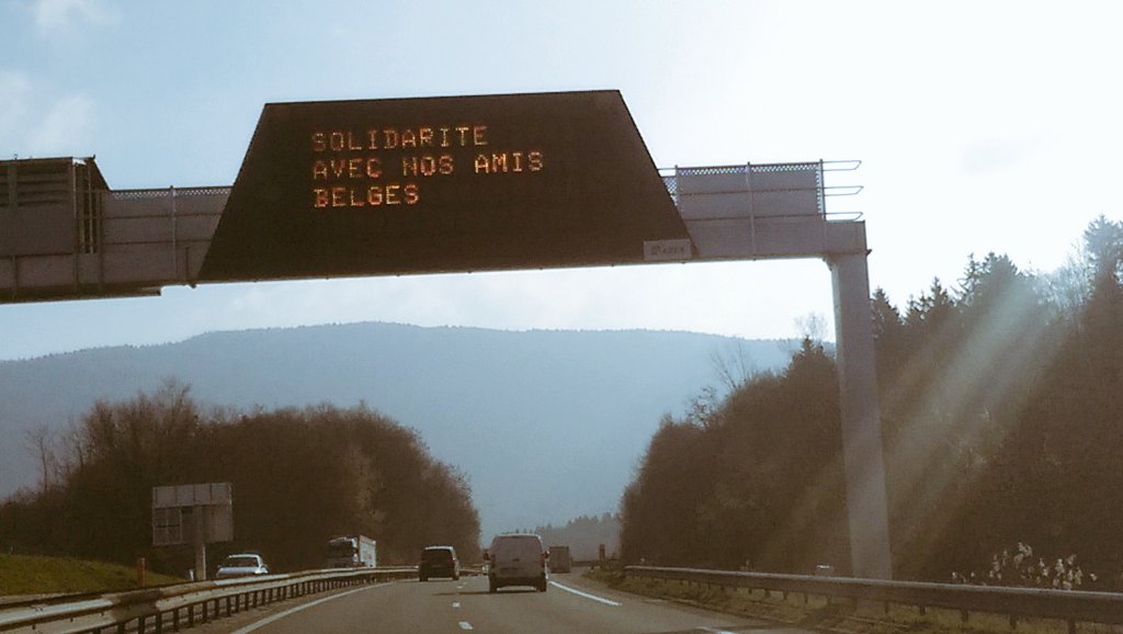 Réveil horrible, gout amer.Merci pour la solidarité nos amis francais! #BrusselsAttacks #PrayForBelgium <a href="/lalibrebe/">La Libre</a>