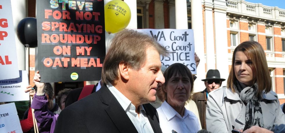 SusFoodTrust's tweet image. Organic farmer Steve Marsh must pay $804,000 in court costs after losing #GM legal battle bit.ly/1RfENxt