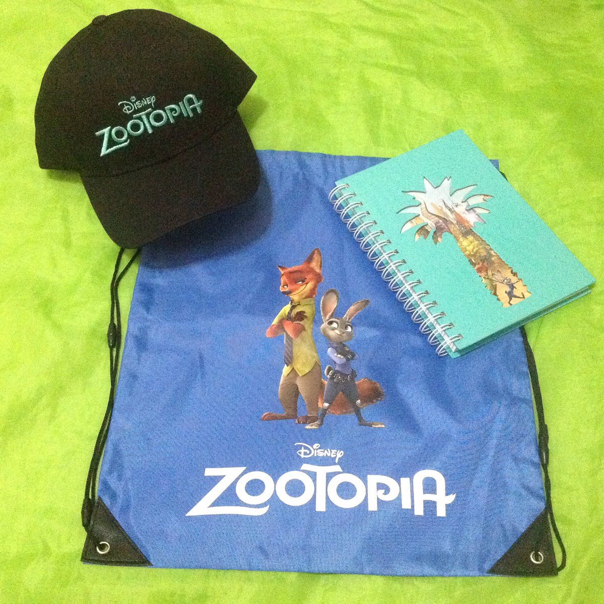 Bovonrat's tweet photo. ขอบคุณ #waltdisneythailand
สำหรับของรางวัล
#VisitZootopia #ZootopiaTH #TryEveryThing  #Zootopia #นครสัตว์มหาสนุก https://t.co/nriEUjxRCC