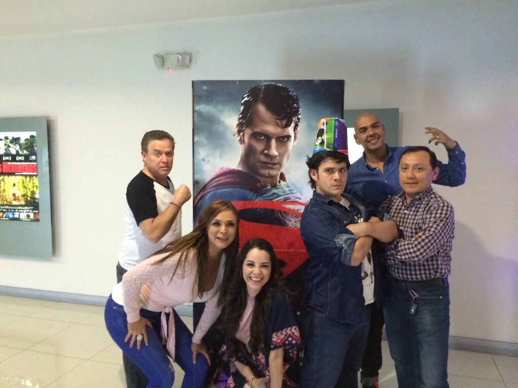 ArelyTellez's tweet photo. La mejor película de todas!! Tienen que ir a verla @WBPictures_Mx #QuiénGanará #BatmanvsSuperman ¿Batman o Superman? https://t.co/rPa6fGTnkm