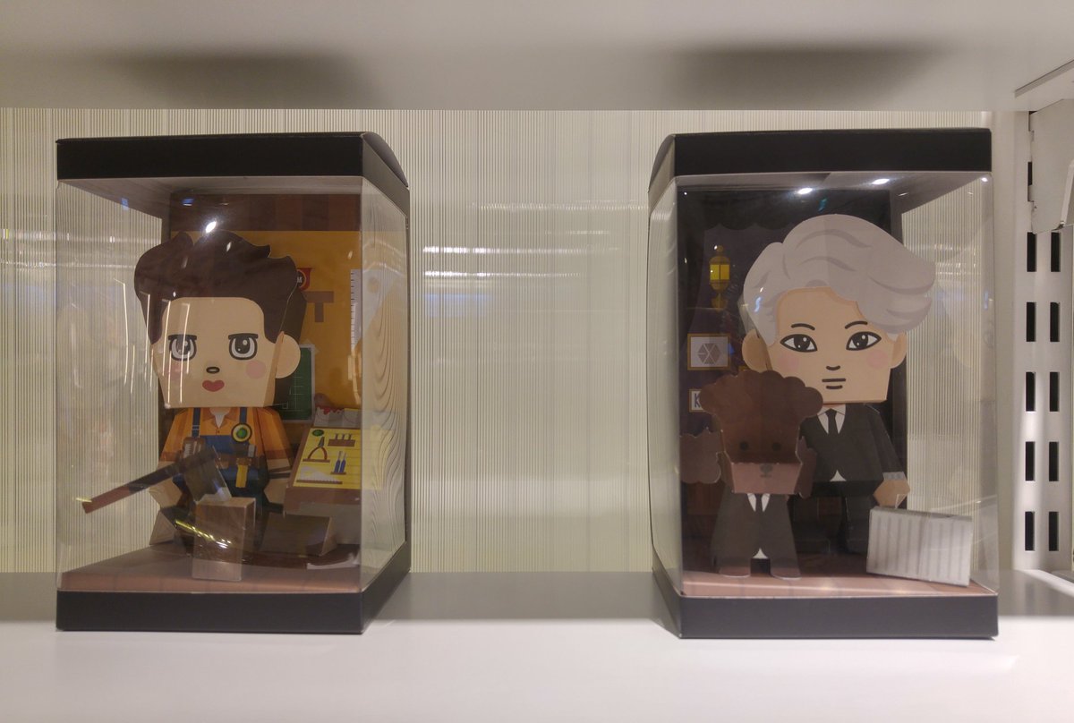 enthralleddd's tweet photo. when even merchandise arrangment screams #kaisoo 🙆❤😭 #coexartium #sumstore https://t.co/9gihXnpxJh