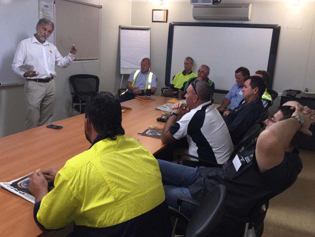 Andy Gulliver workshops "green ground mulch versus composted mulch" <a href="/CWiseAustralia/">C-Wise</a> Keeping it Green for local govt.